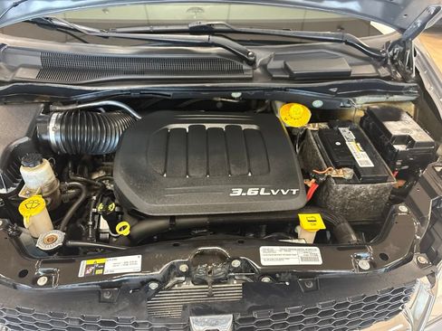 Used 2015 Dodge Grand Caravan SXT w/ UConnect Hands-Free Group FWD image 33