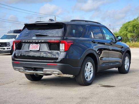 New 2026 Ford Explorer Active RWD image 4