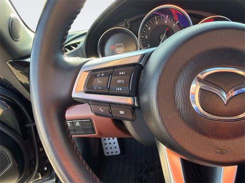 Used 2019 MAZDA MX-5 Miata RF Grand Touring image 17