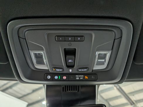 Used 2024 GMC Sierra 1500 AT4 w/ AT4 Preferred Package AWD/4WD image 28