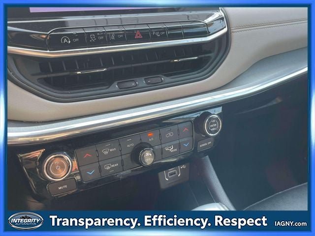 Used 2023 Jeep Compass Limited AWD/4WD image 29