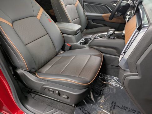 Used 2024 GMC Canyon AT4 w/ AT4 Premium Package AWD/4WD image 29