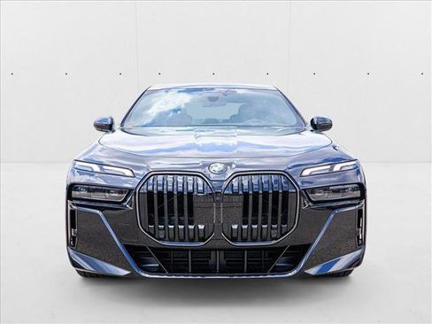 New 2025 BMW 760i xDrive image 2