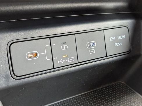 Used 2025 Hyundai Tucson SE FWD image 22