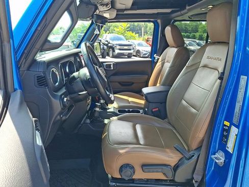 Used 2021 Jeep Wrangler Unlimited Sahara w/ Cold Weather Group AWD/4WD image 2