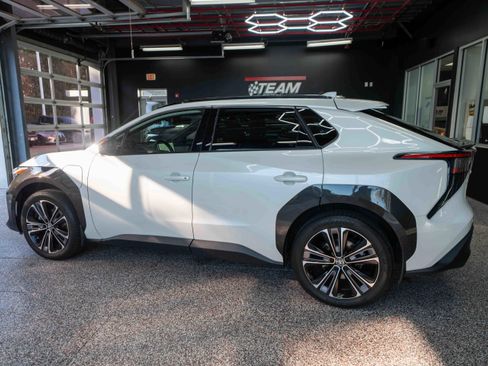 Used 2023 Toyota bZ4X Limited image 2