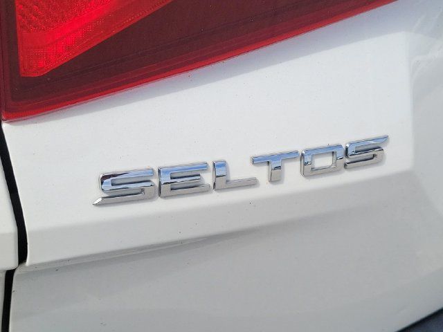 Used 2021 Kia Seltos LX AWD/4WD image 5