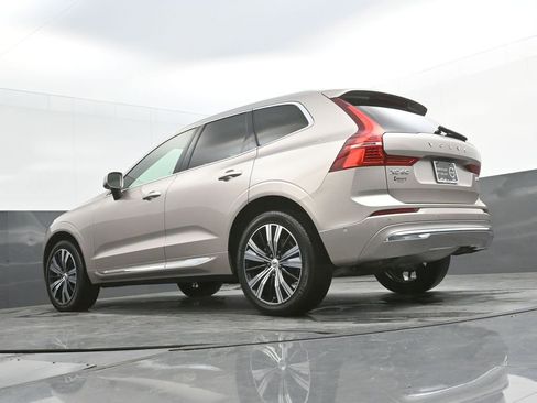Certified 2023 Volvo XC60 B5 Plus AWD/4WD image 33