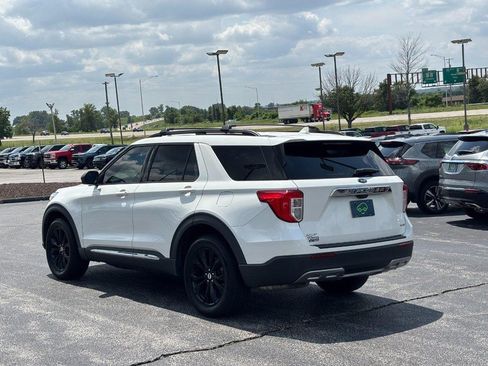 Used 2020 Ford Explorer XLT w/ Equipment Group 202A AWD/4WD image 3