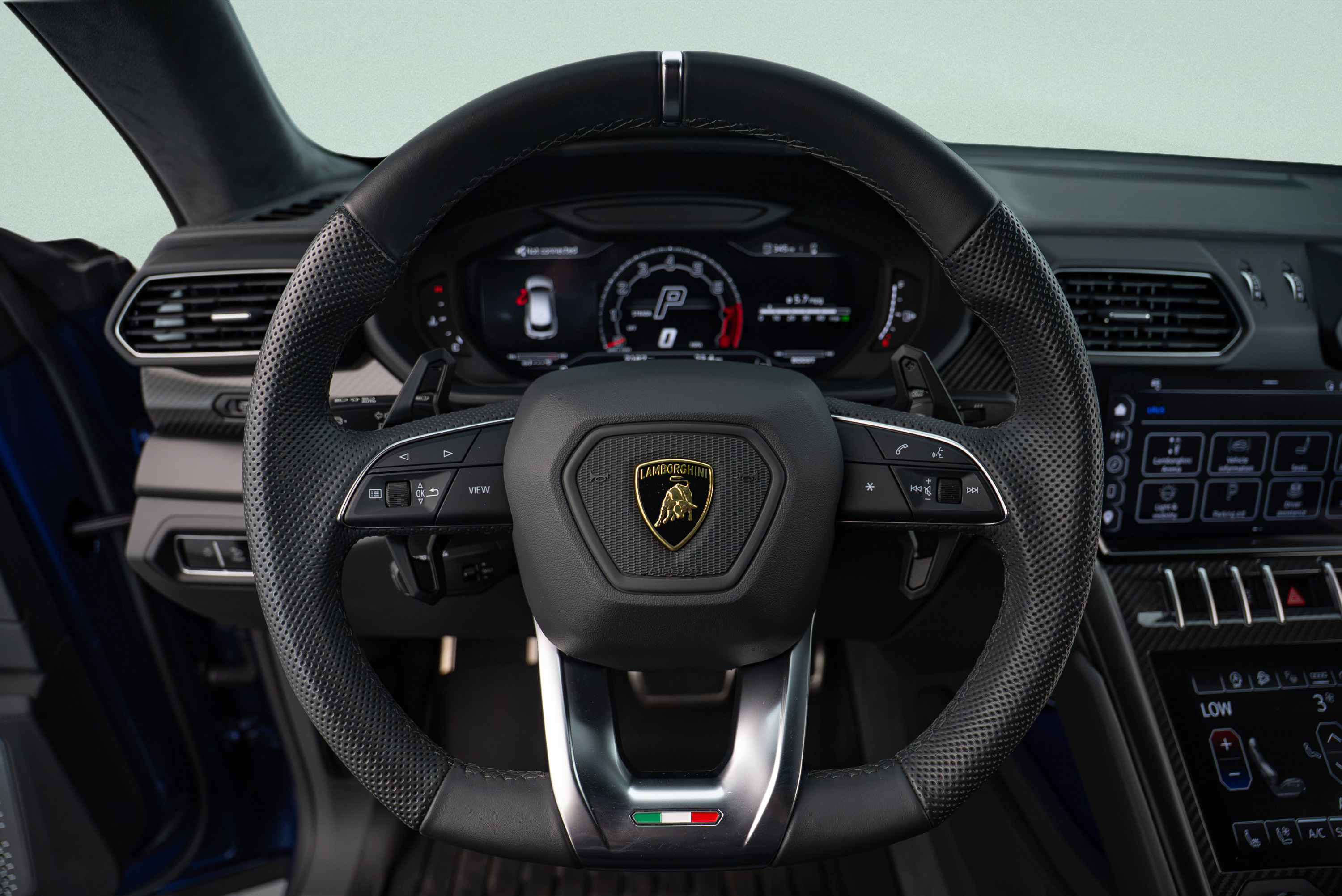 Used 2024 Lamborghini Urus S AWD/4WD image 16