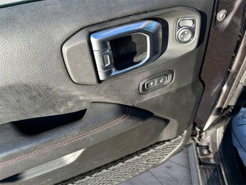 Used 2022 Jeep Wrangler Unlimited Rubicon w/ Xtreme Recon 35" Tire Package image 23