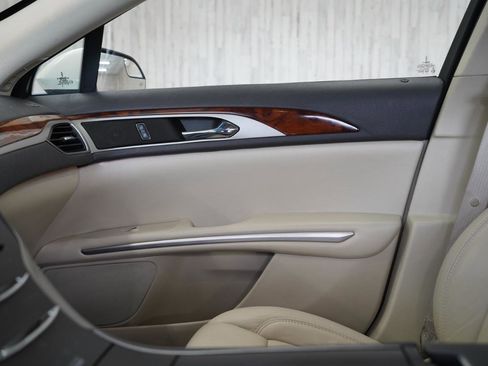 Used 2013 Lincoln MKZ 4dr Sdn FWD image 30