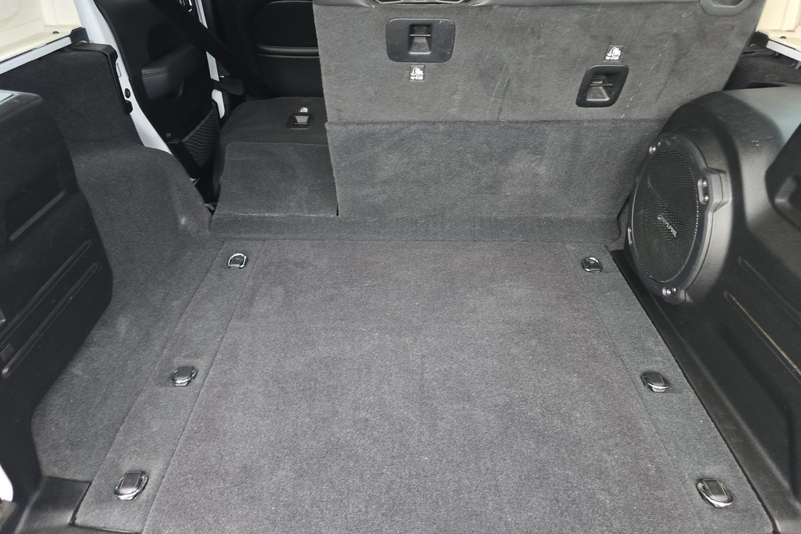 Used 2023 Jeep Wrangler Unlimited Sahara AWD/4WD image 12