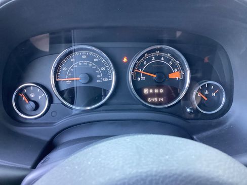 Used 2016 Jeep Compass Latitude FWD image 7
