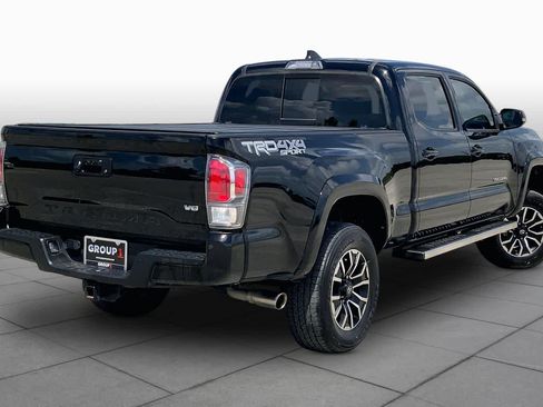 Used 2022 Toyota Tacoma TRD Sport w/ TRD Premium Sport Package AWD/4WD image 13