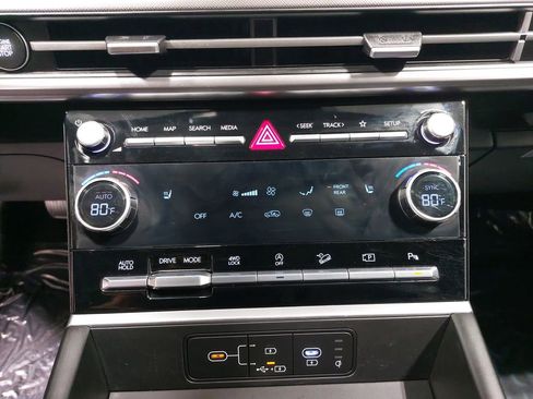 Used 2025 Hyundai Santa Fe SEL image 23