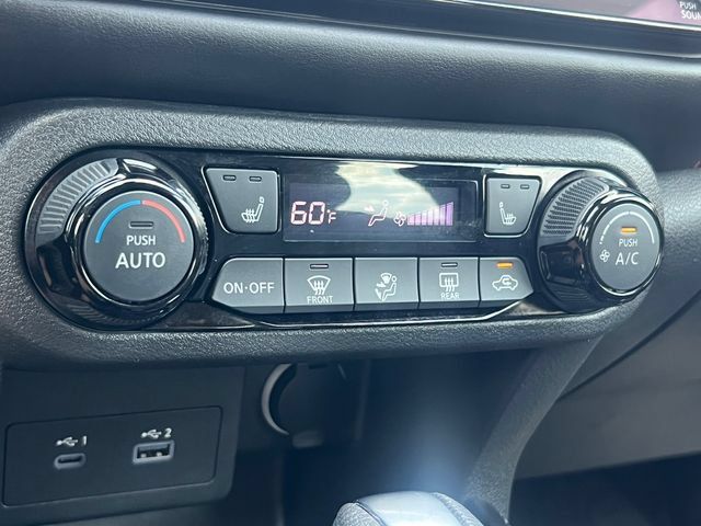 Used 2024 Nissan Kicks SR w/ SR Premium Package FWD image 22
