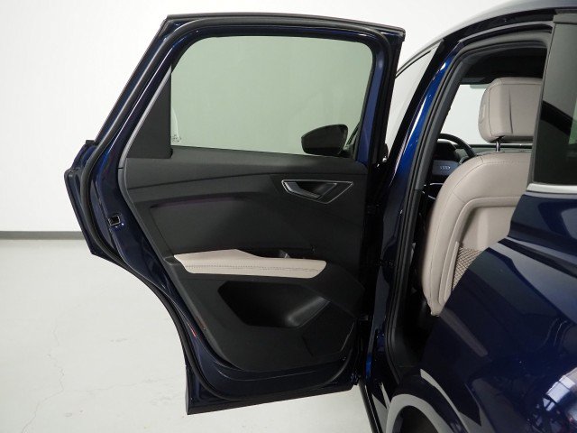 Used 2024 Audi Q4 e-tron quattro Premium Plus Sportback AWD/4WD image 52