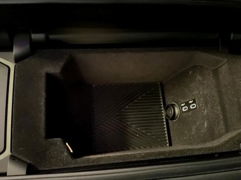 Used 2023 BMW i7 xDrive60 w/ Executive Package 2 image 34