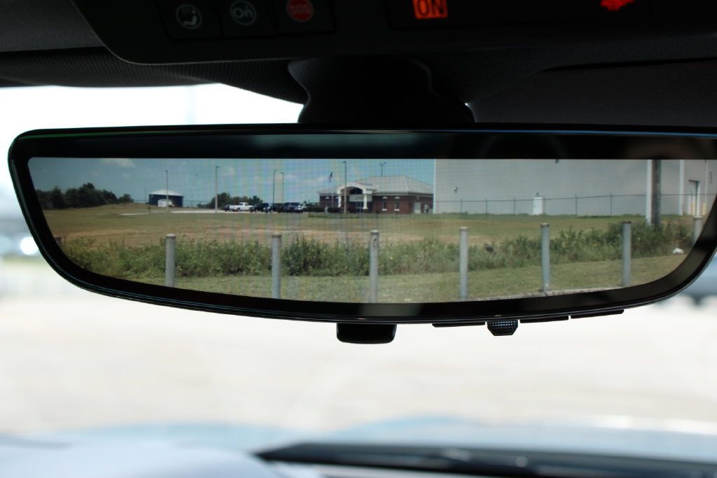 Used 2021 Chevrolet Camaro SS RWD image 16