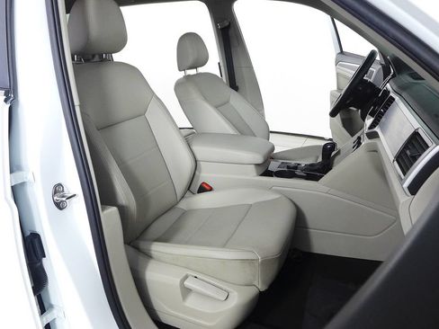 Used 2023 Volkswagen Atlas SE AWD/4WD image 18