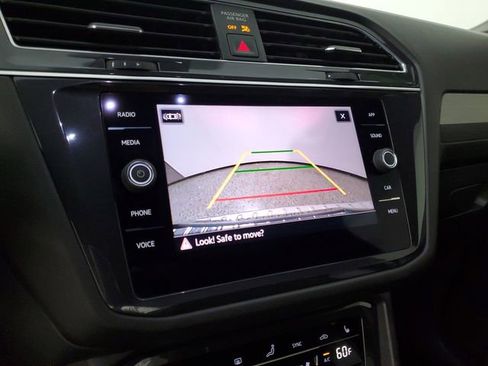 Used 2022 Volkswagen Tiguan SE R-Line FWD image 28