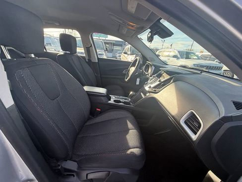 Used 2017 Chevrolet Equinox LS image 23