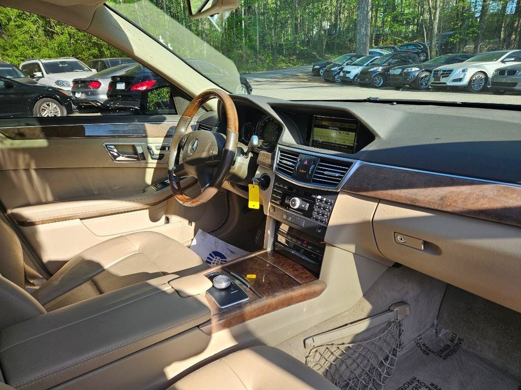 Used 2011 Mercedes-Benz E 350 4MATIC Sedan image 34
