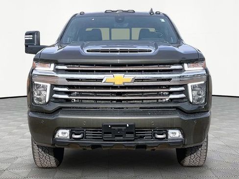 Used 2022 Chevrolet Silverado 2500 High Country w/ Technology Package image 2