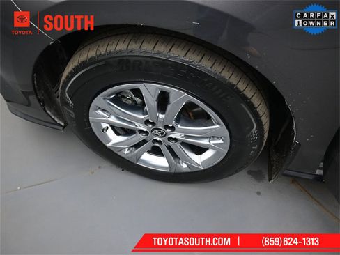 Used 2024 Toyota Sienna Platinum image 50