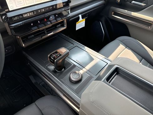 New 2025 GMC Hummer EV 2X image 35