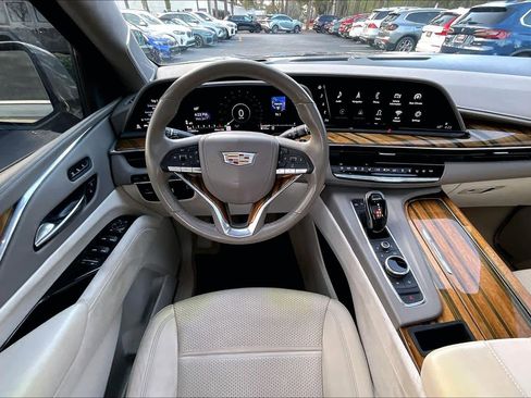Used 2021 Cadillac Escalade ESV Premium Luxury Platinum image 5