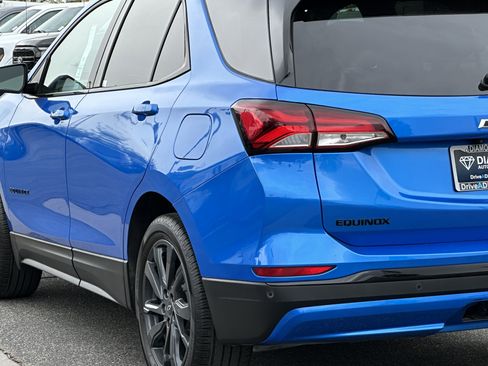 Used 2024 Chevrolet Equinox RS w/ RS Leather Package image 8