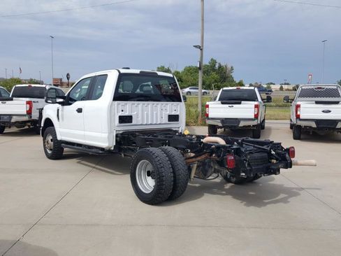 Used 2020 Ford F350 XL w/ Power Equipment Group image 9