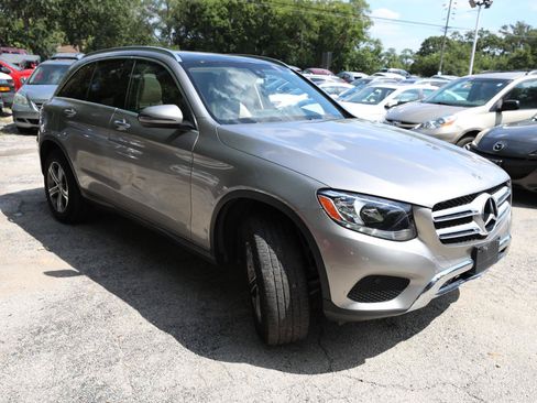 Used 2019 Mercedes-Benz GLC 300 image 4