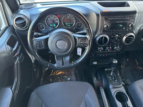 Used 2018 Jeep Wrangler Unlimited Sport S AWD/4WD image 14