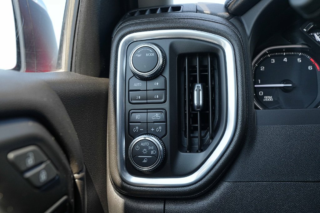 Used 2022 GMC Sierra 1500 SLT w/ SLT Premium Package AWD/4WD image 39