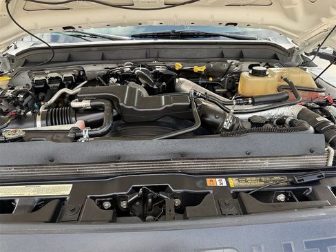 Used 2016 Ford F550 4x4 Crew Cab Super Duty image 26