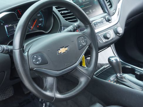 Used 2016 Chevrolet Impala LT image 6