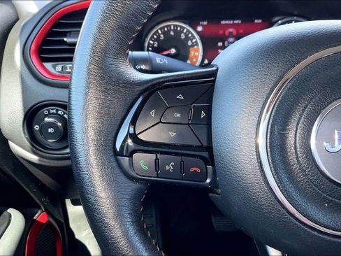 Used 2022 Jeep Renegade Latitude w/ Convenience Group AWD/4WD image 20