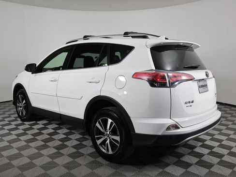 Used 2016 Toyota RAV4 XLE w/ Convenience Package AWD/4WD image 4