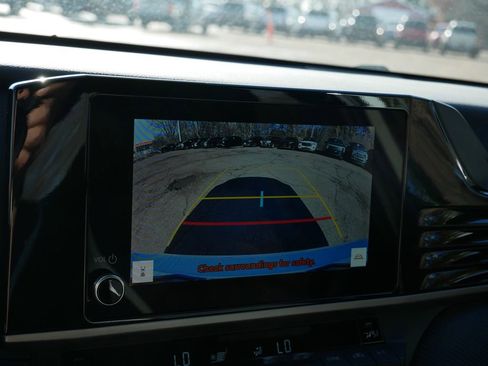 Used 2025 Toyota Camry SE image 17