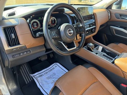 Used 2025 Nissan Pathfinder Platinum w/ Cargo Package image 16