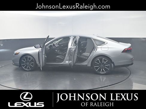 Used 2023 Honda Accord Touring image 28