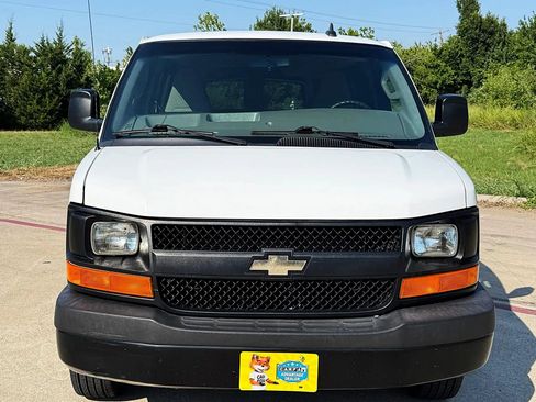 Used 2016 Chevrolet Express 3500 LS RWD image 9