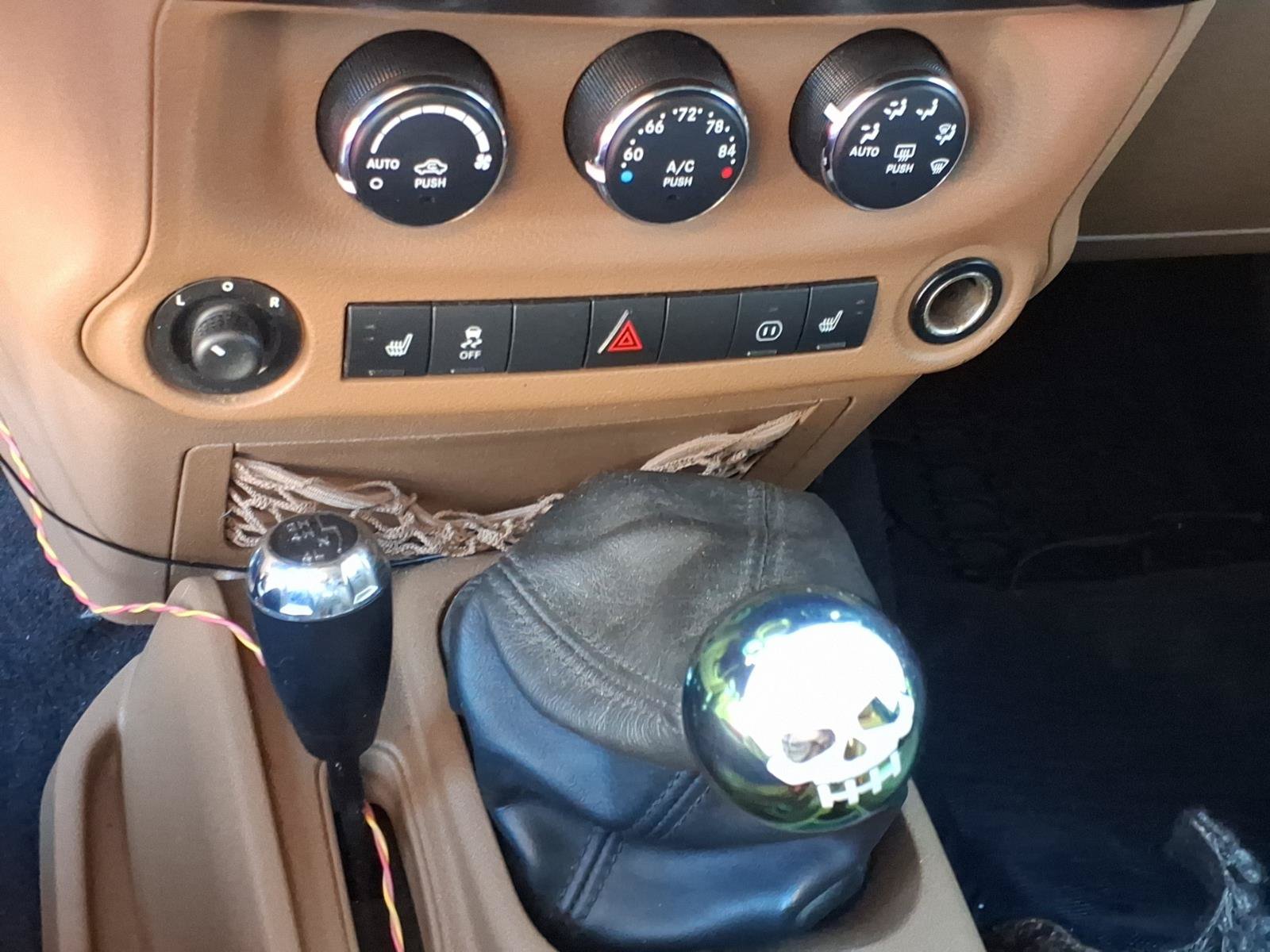 Used 2011 Jeep Wrangler Rubicon w/ PWR Convenience Group AWD/4WD image 9