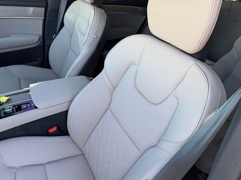 New 2026 Volvo XC90 B6 Plus image 19