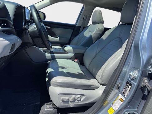 Certified 2020 Toyota Highlander XLE AWD/4WD image 15
