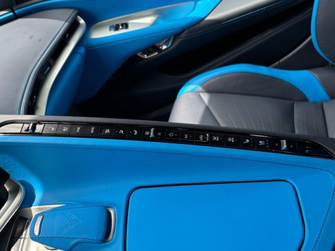 Used 2022 Chevrolet Corvette Stingray Premium Conv w/ 3LT RWD image 39