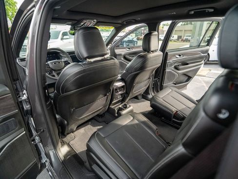 Used 2023 Jeep Grand Cherokee L Overland AWD/4WD image 16
